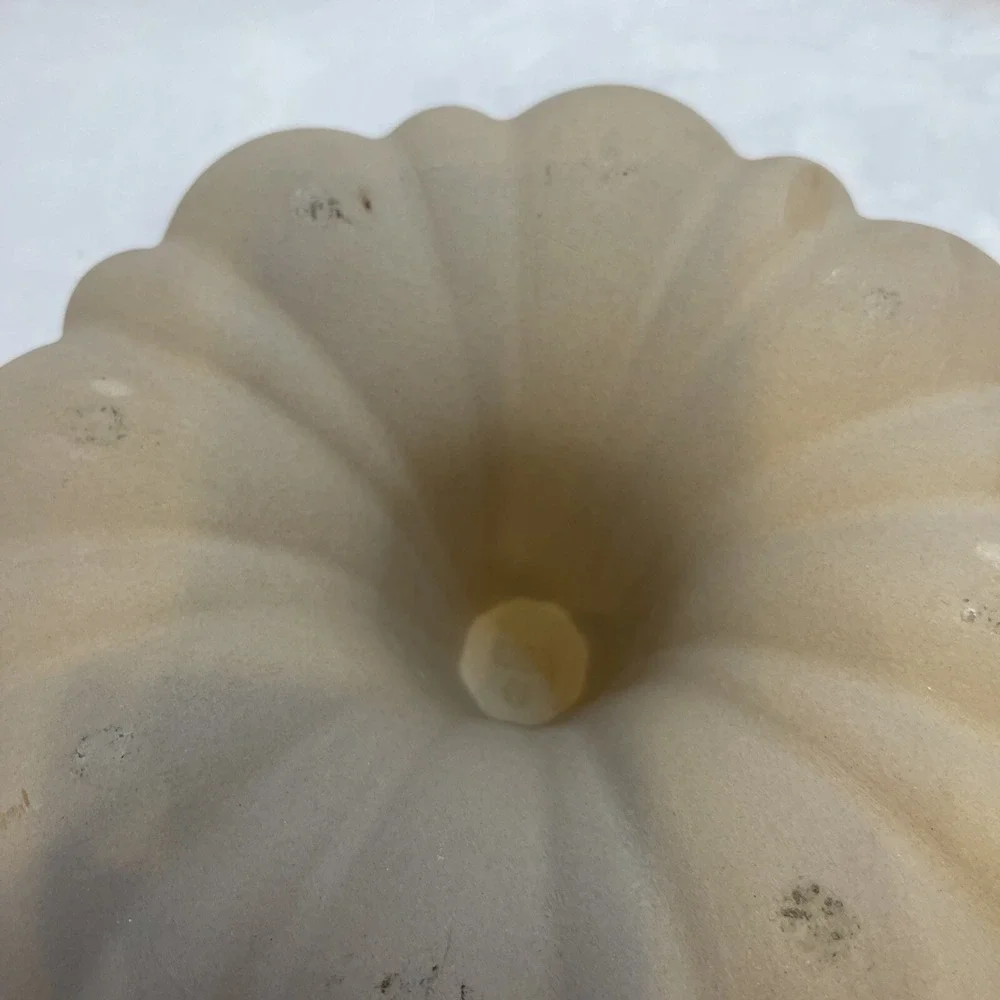 Pampered Chef type bundt
